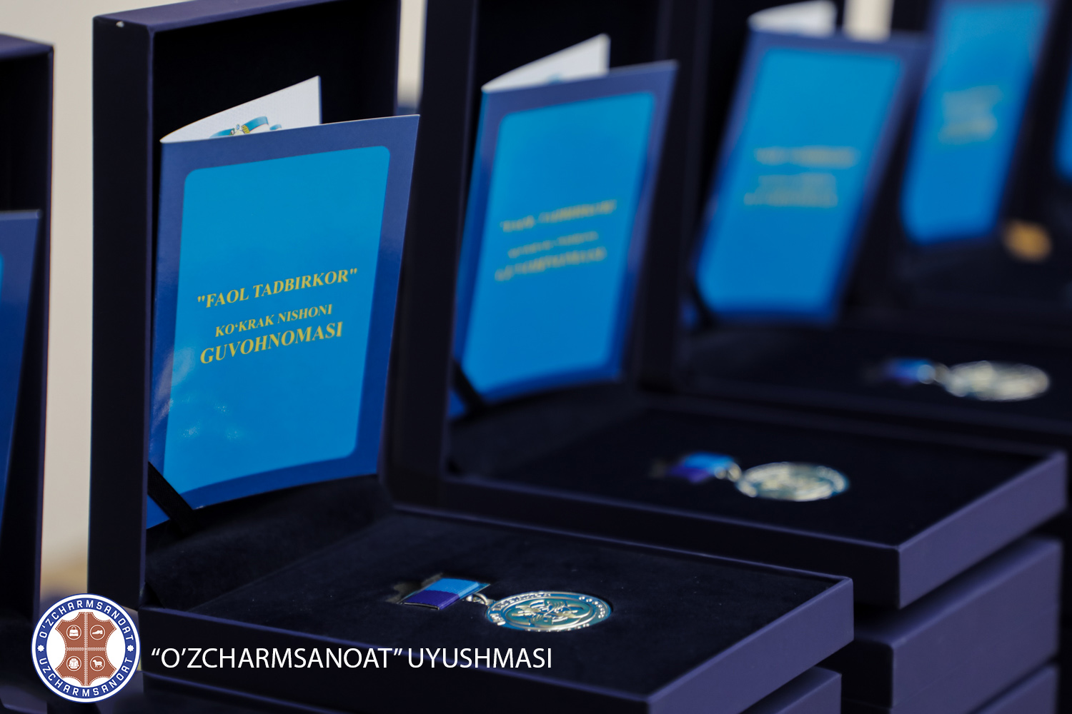 Предприниматели-члены ассоциации «Узчармсаноат» награждены нагрудным знаком «Фаол тадбиркор»