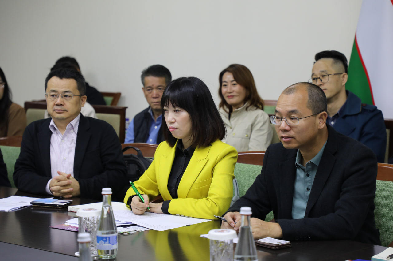 Китайские инвесторы заинтересованы в производстве искусственной кожи в Узбекистане